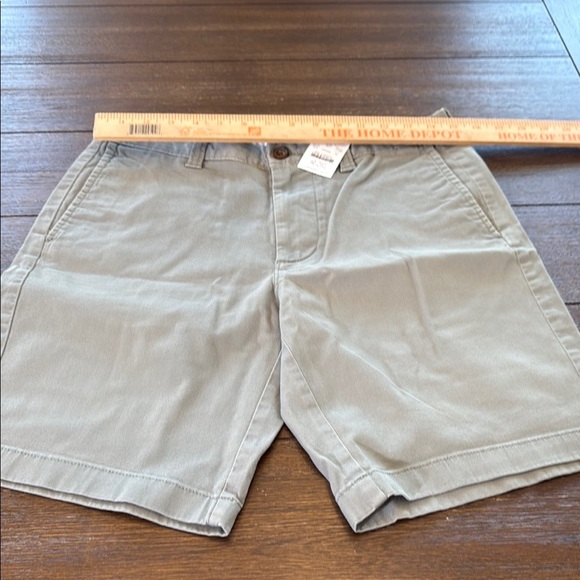 J. Crew 9" flex chino short Size 30 - Picture 9 of 13